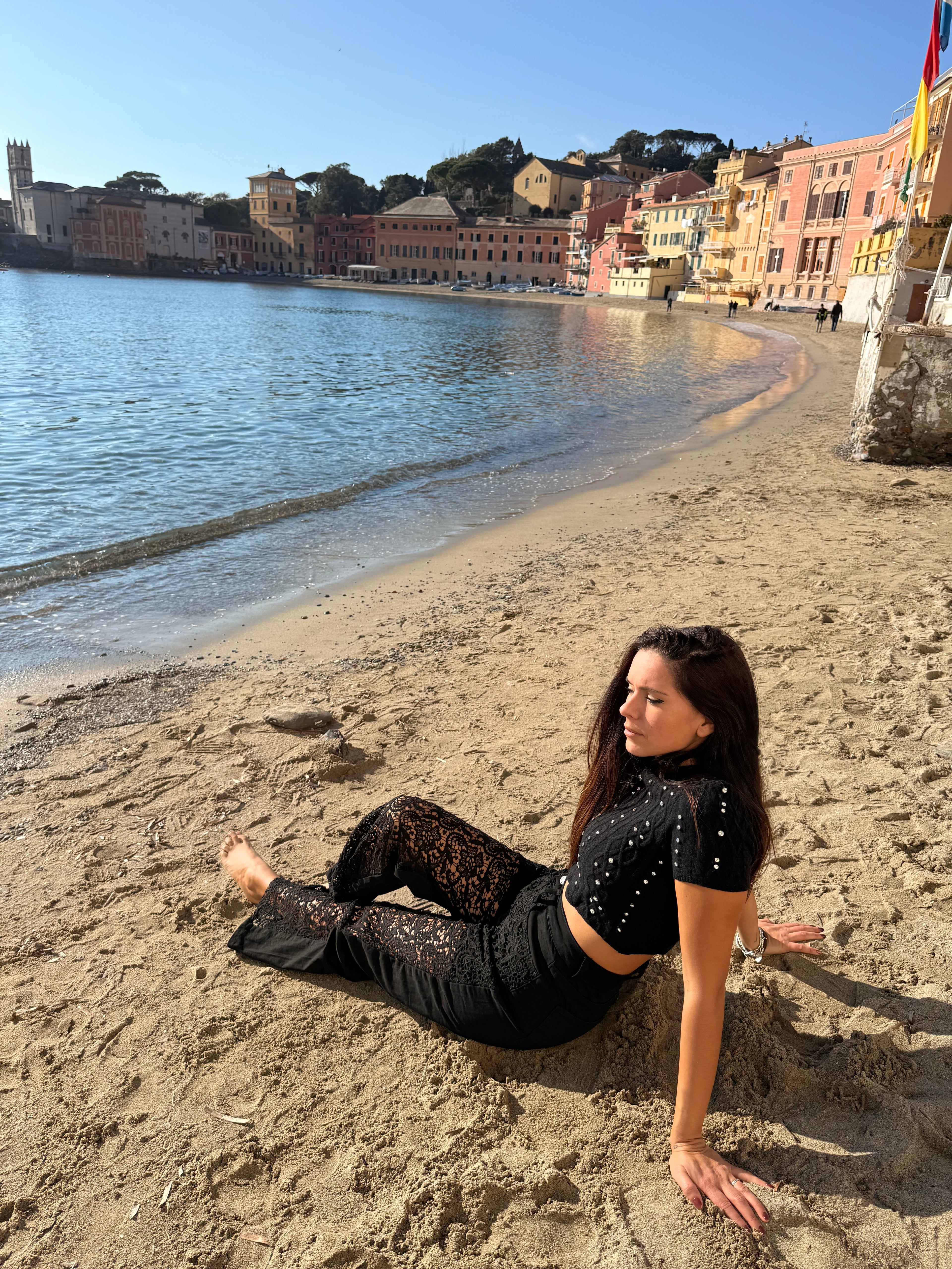 Jeans Nero con inserto frontale in pizzo elegante elasticizzato