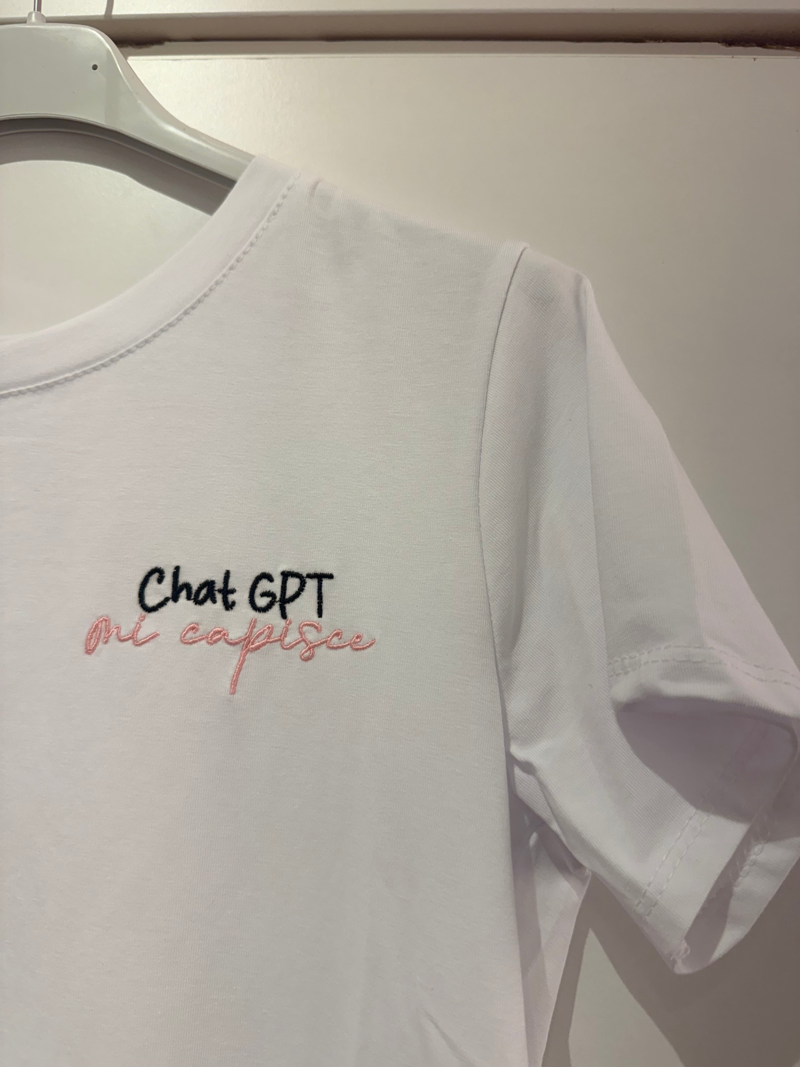 T-shirt scritte divertenti ricamo rosso e rosa 100% cotone