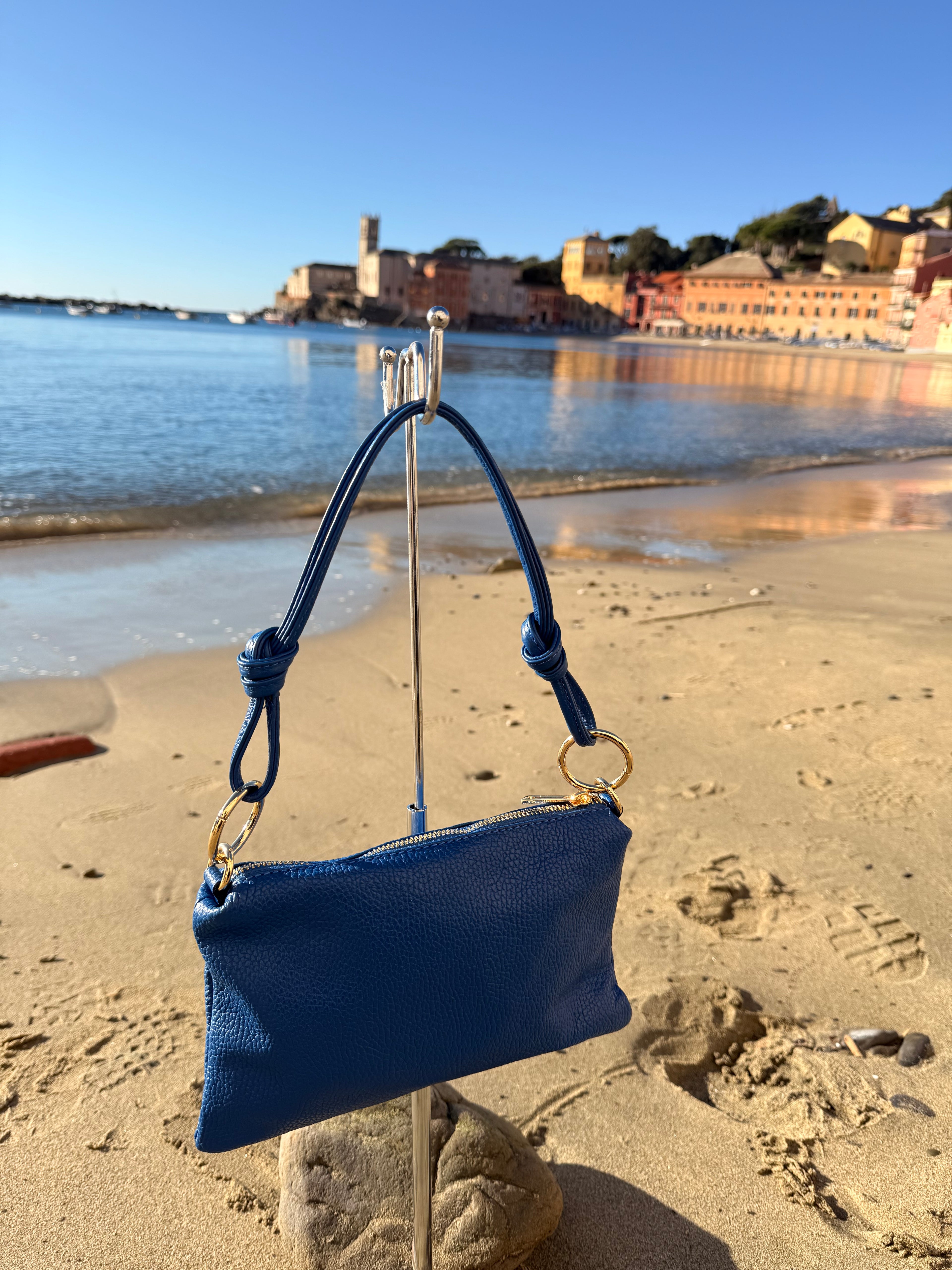 Borse  “￼Franci”in vera pelle con anelli dorati