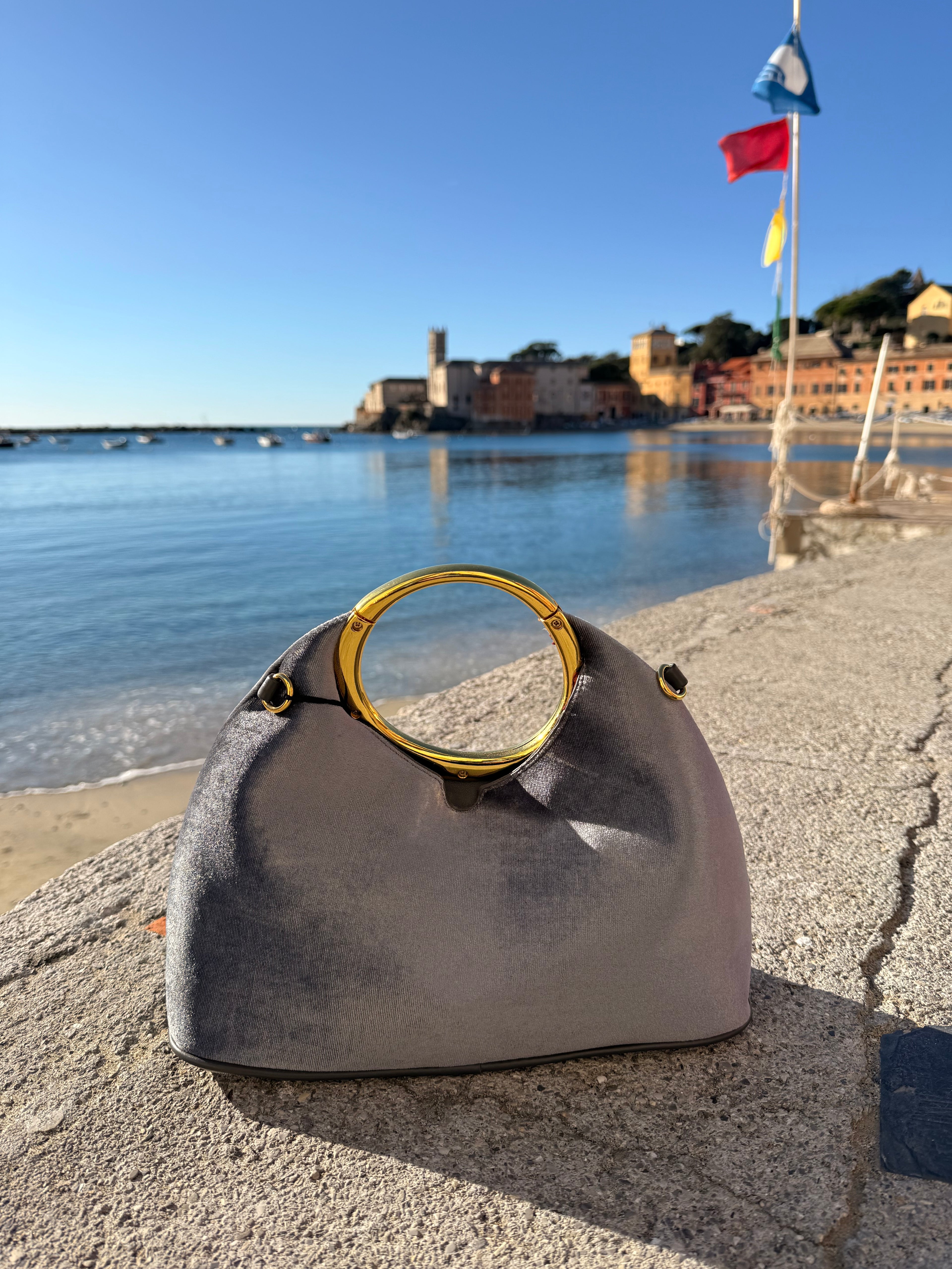 BORSA CLEO IN VELLUTO CON MANICO DORATO E TRACOLLA