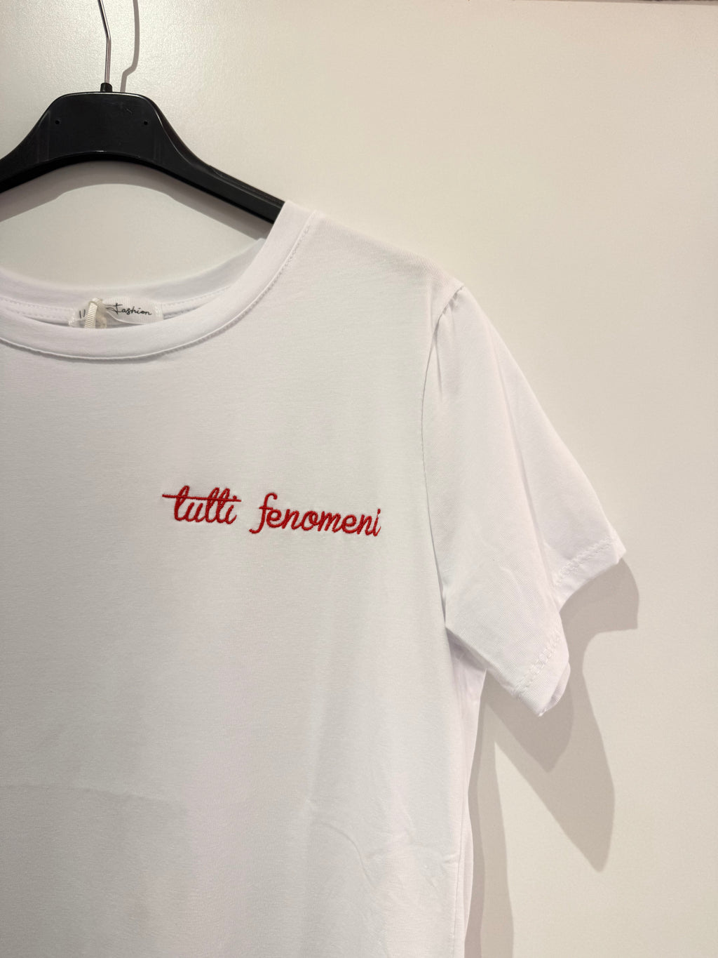 T-shirt scritte divertenti ricamo rosso e rosa 100% cotone