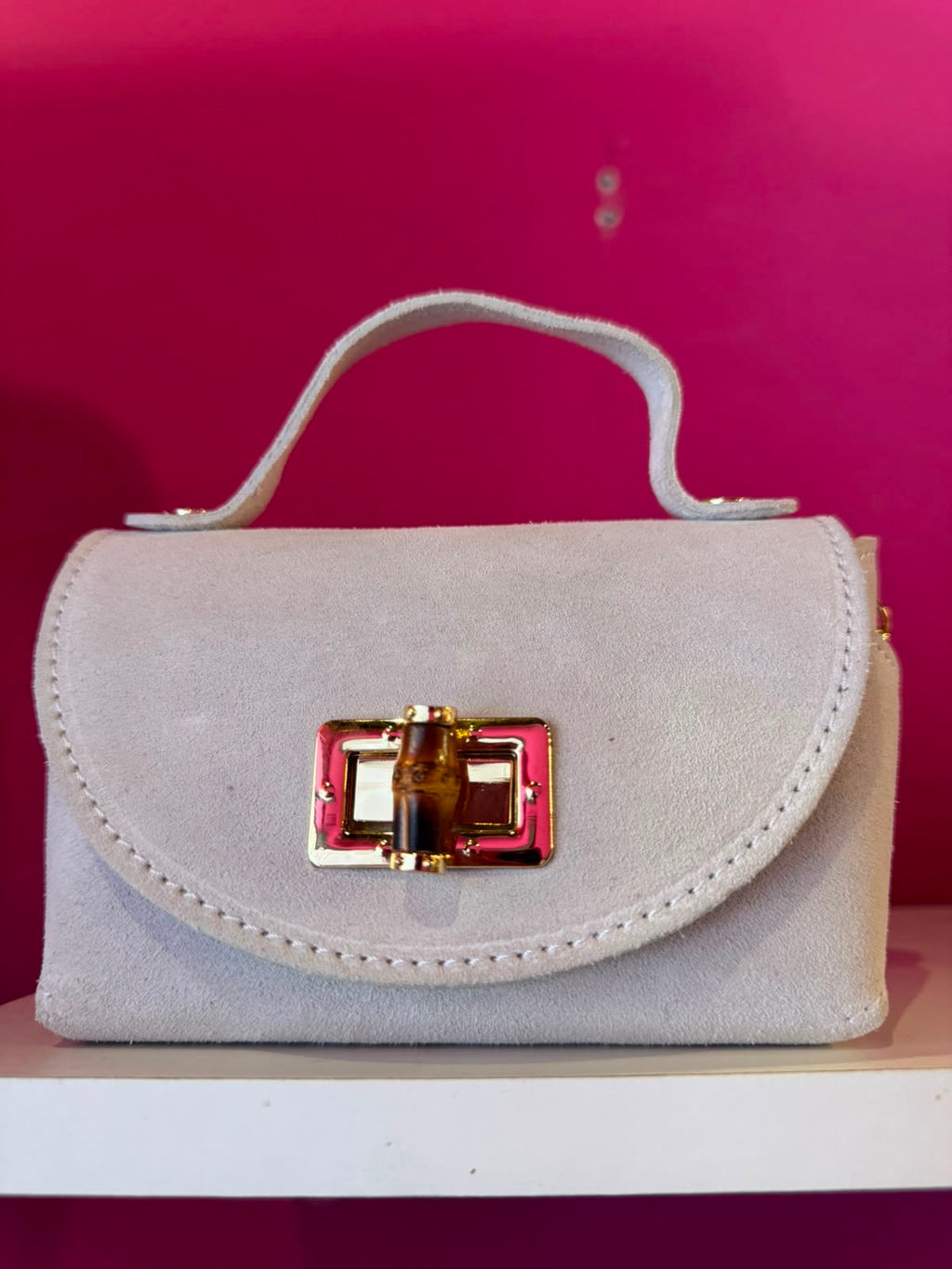 Borsa Eddy in vera pelle con tracolla metallica e inserto bambù hardware dorato