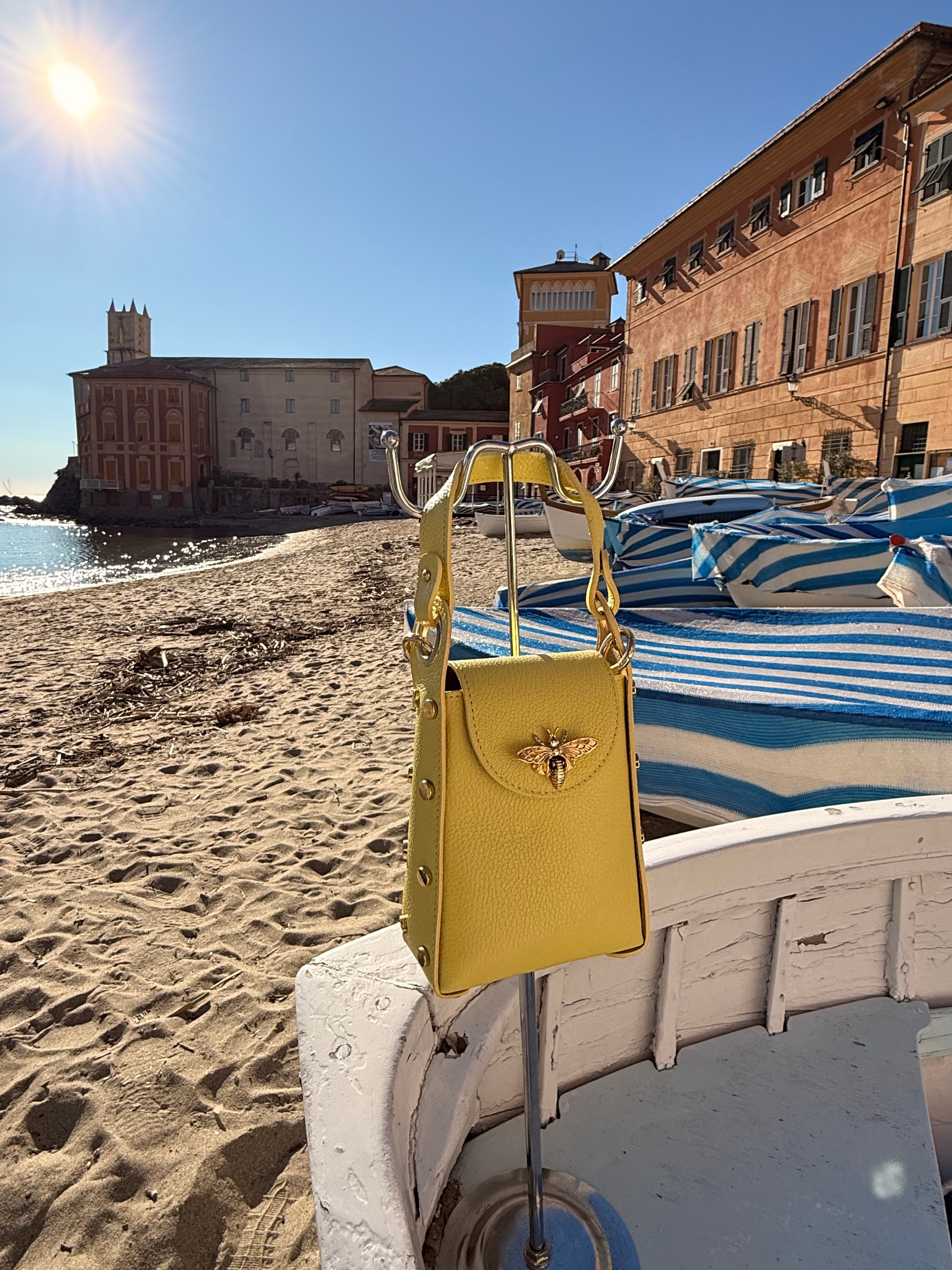 Borsa “Ape Regina “Vera Pelle con tracolla elasticizzata