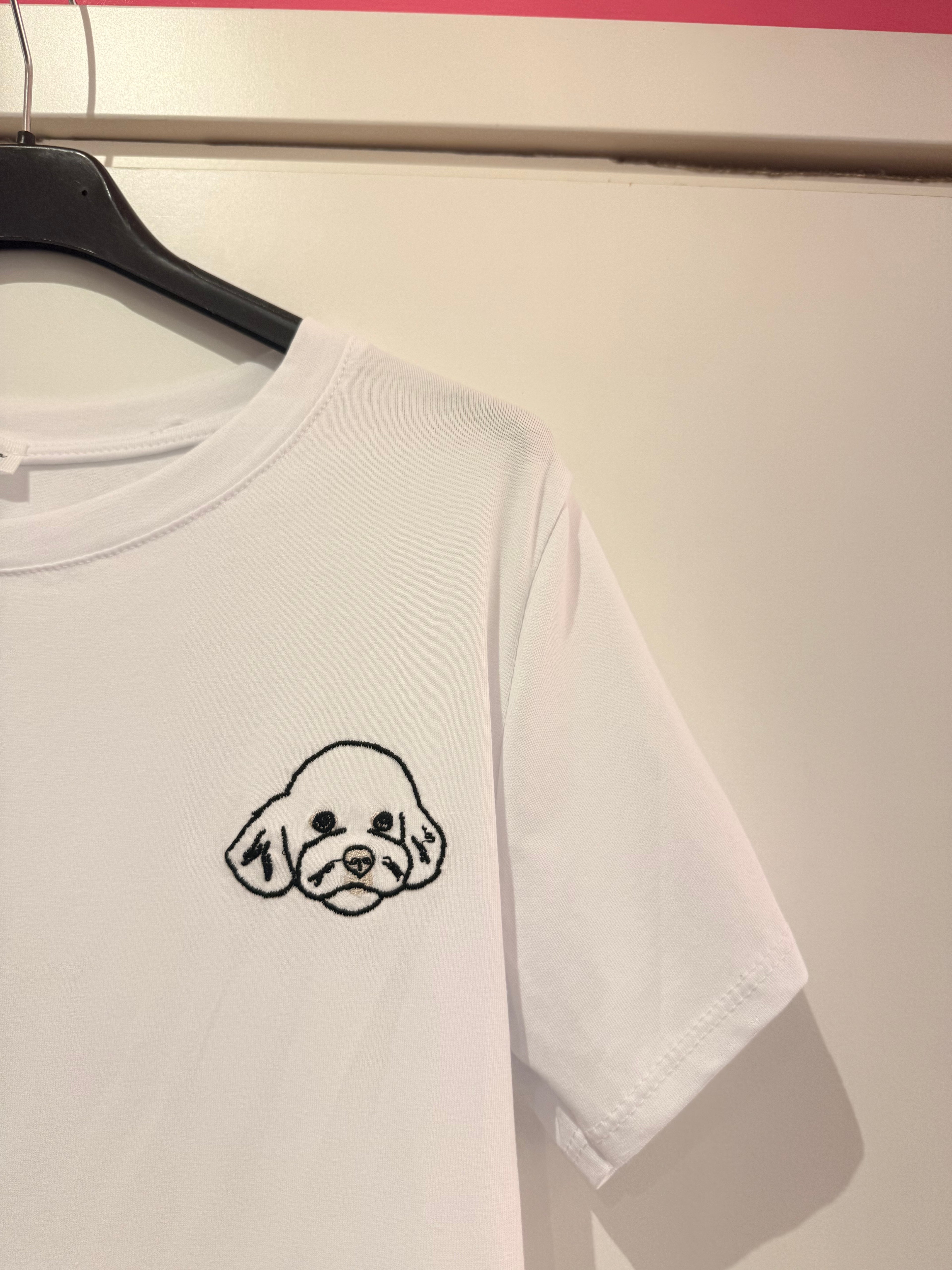 T-shirt con ricami divertenti