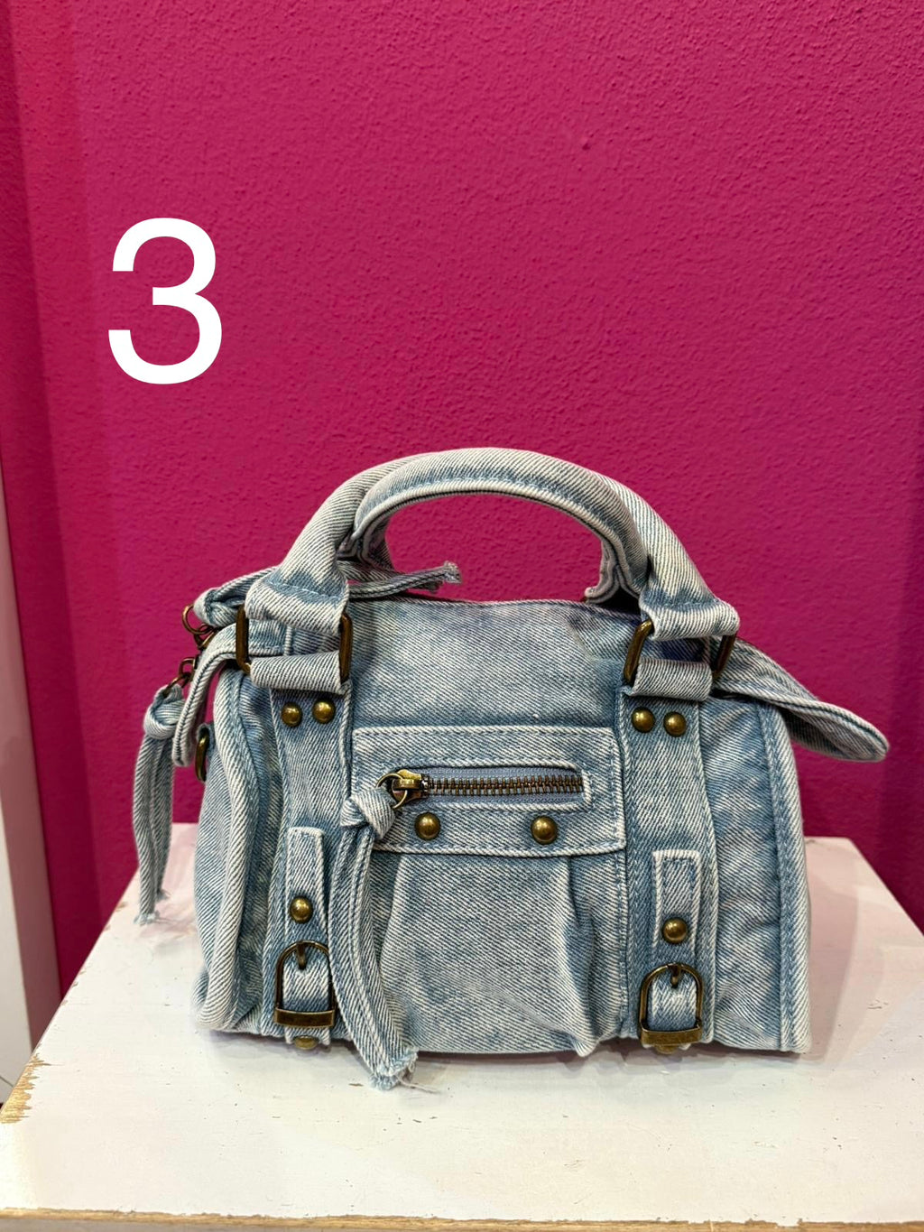 Borsa Cristobal con Hardware Oro e Tracolla in Denim Jeans