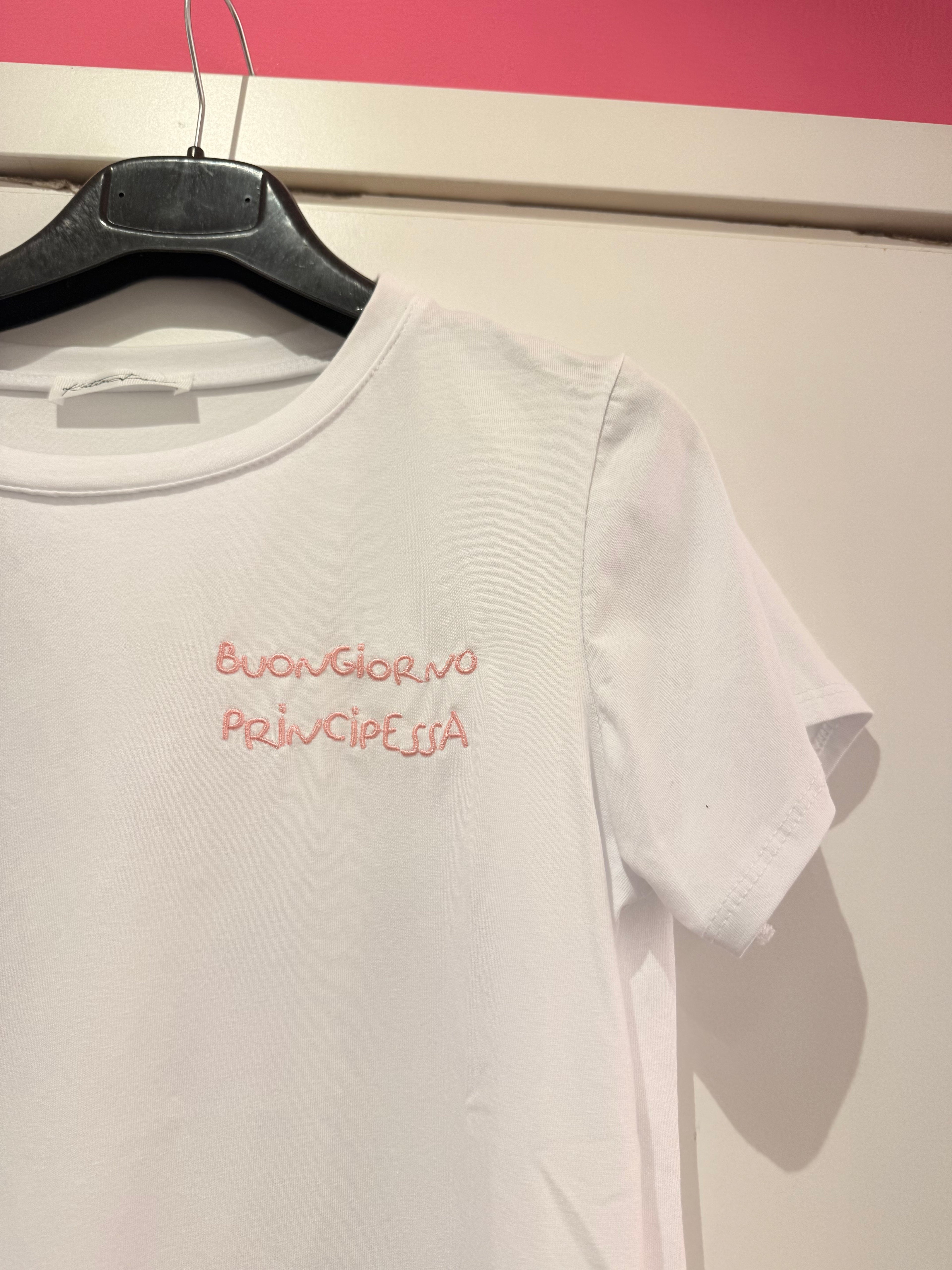 T-shirt scritte divertenti ricamo rosso e rosa 100% cotone