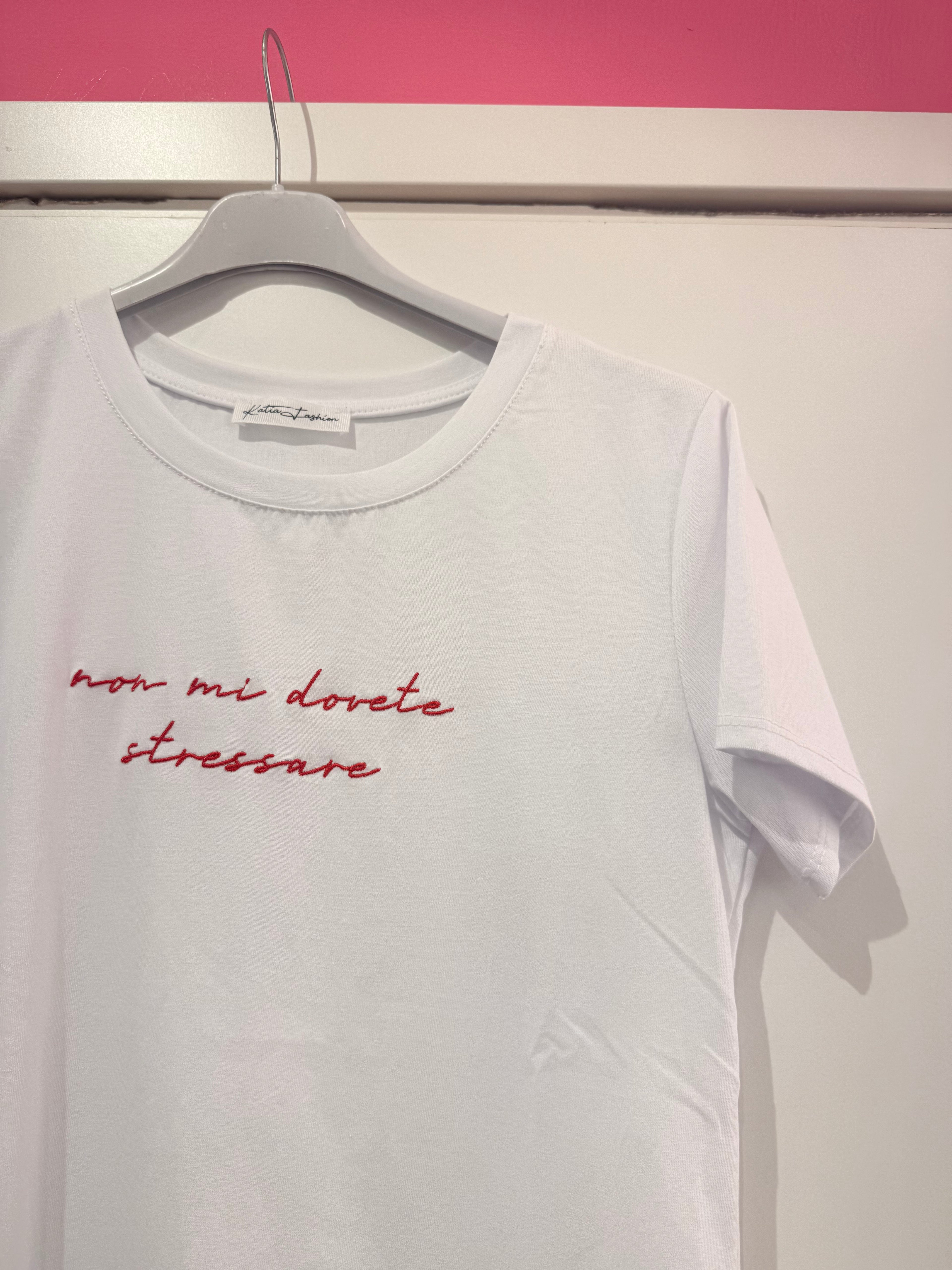 T-shirt scritte divertenti ricamo rosso e rosa 100% cotone