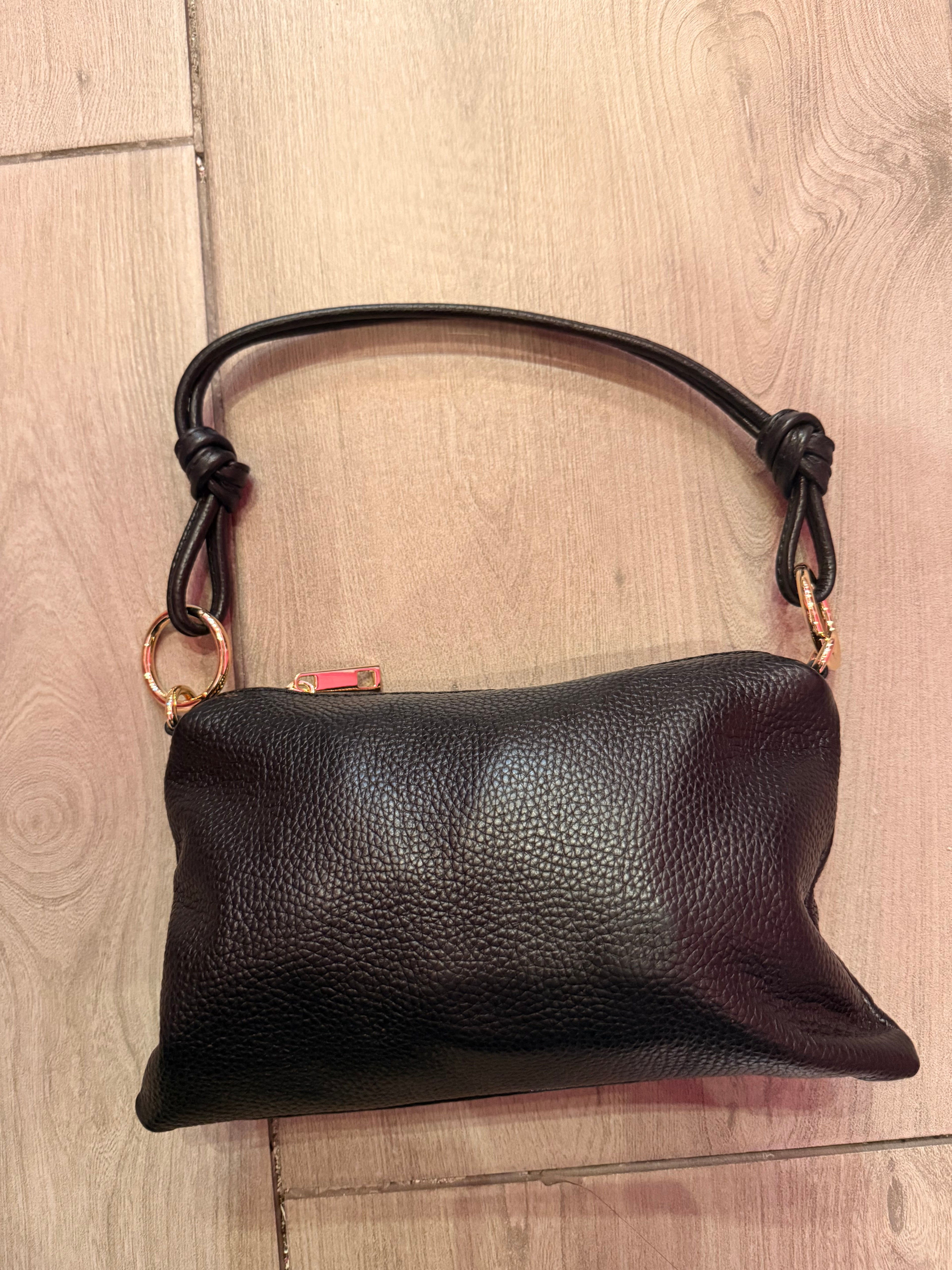 Borse  “￼Franci”in vera pelle con anelli dorati