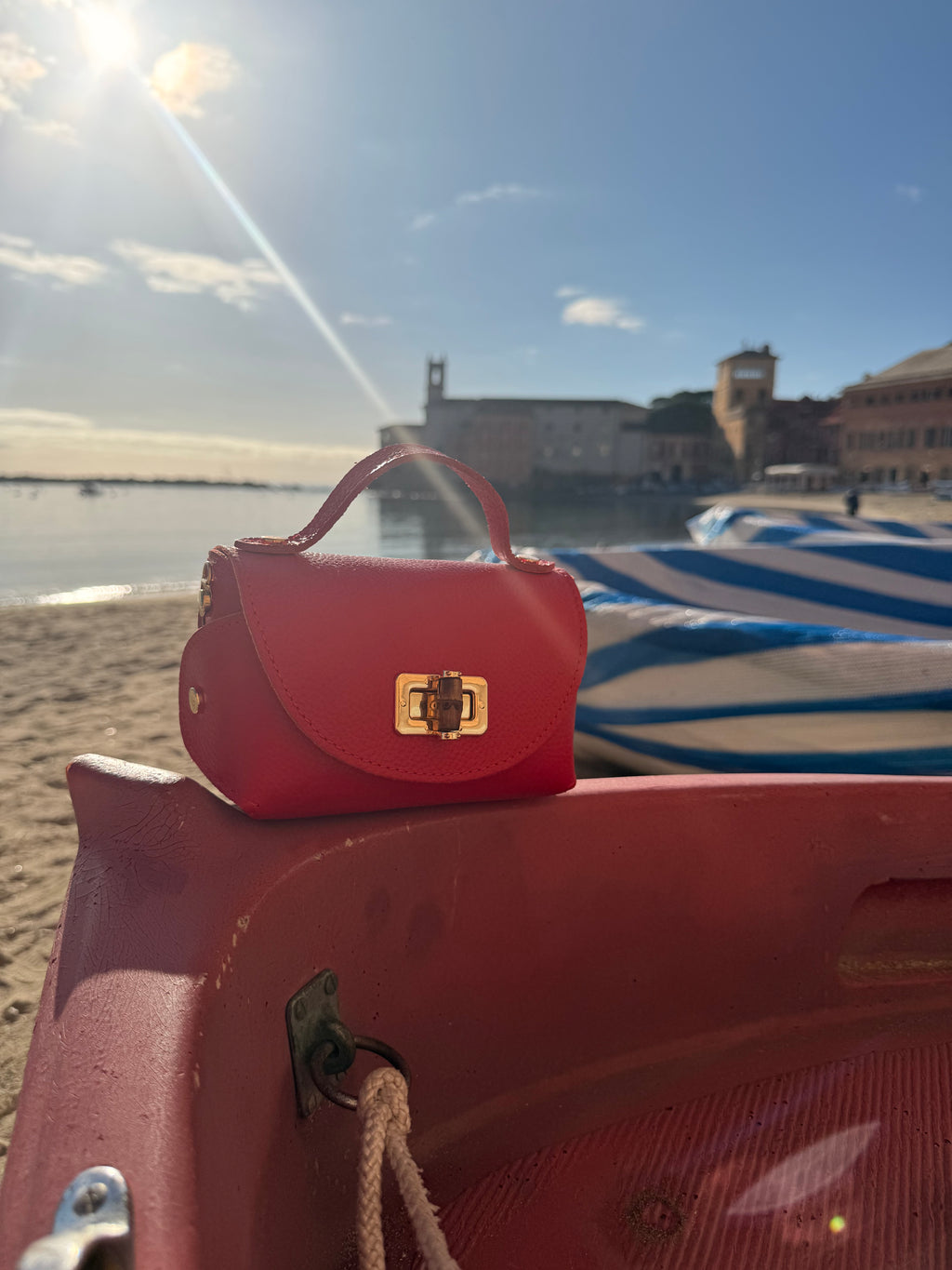 Borsa Eddy in vera pelle con tracolla metallica e inserto bambù hardware dorato