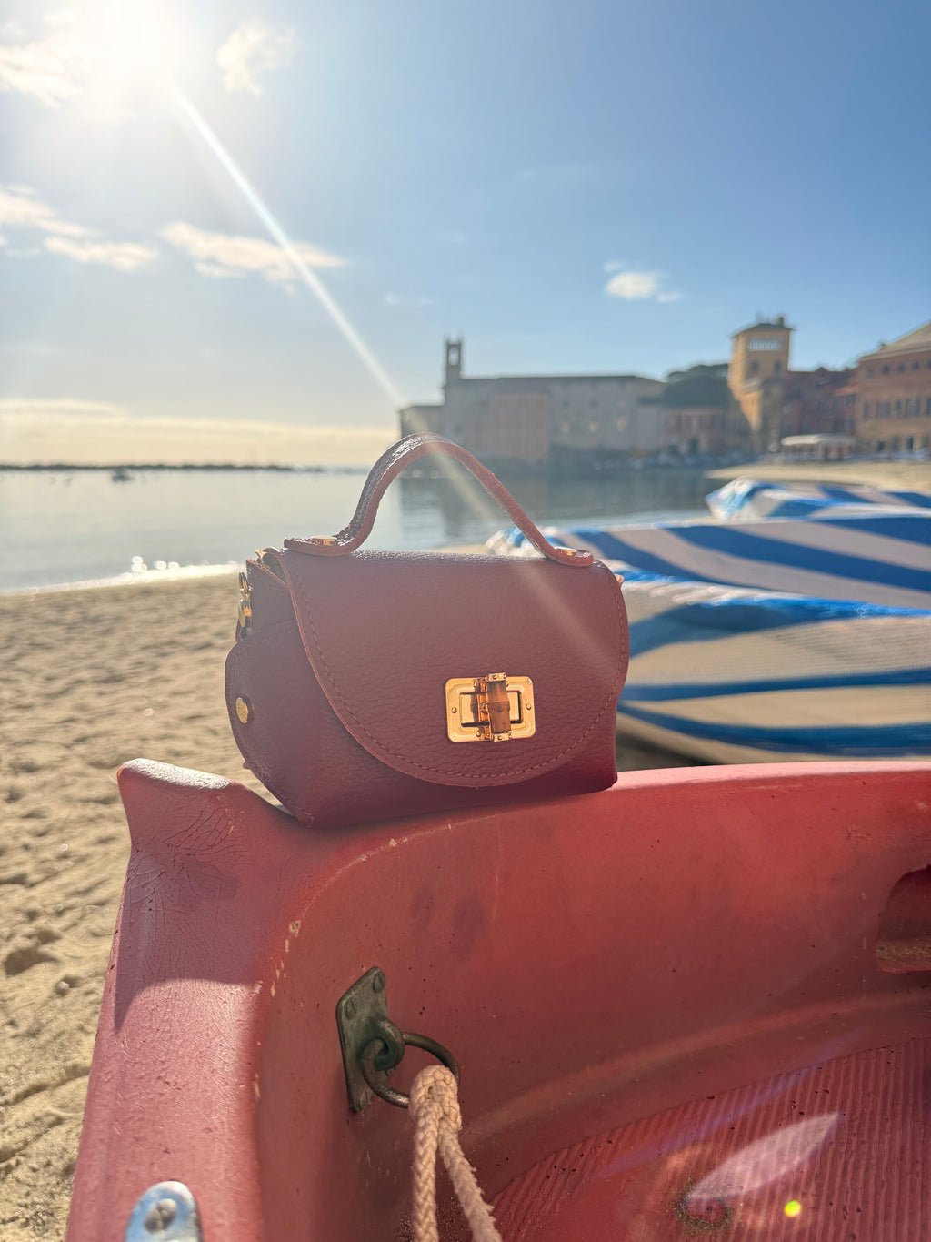 Borsa Eddy in vera pelle con tracolla metallica e inserto bambù hardware dorato