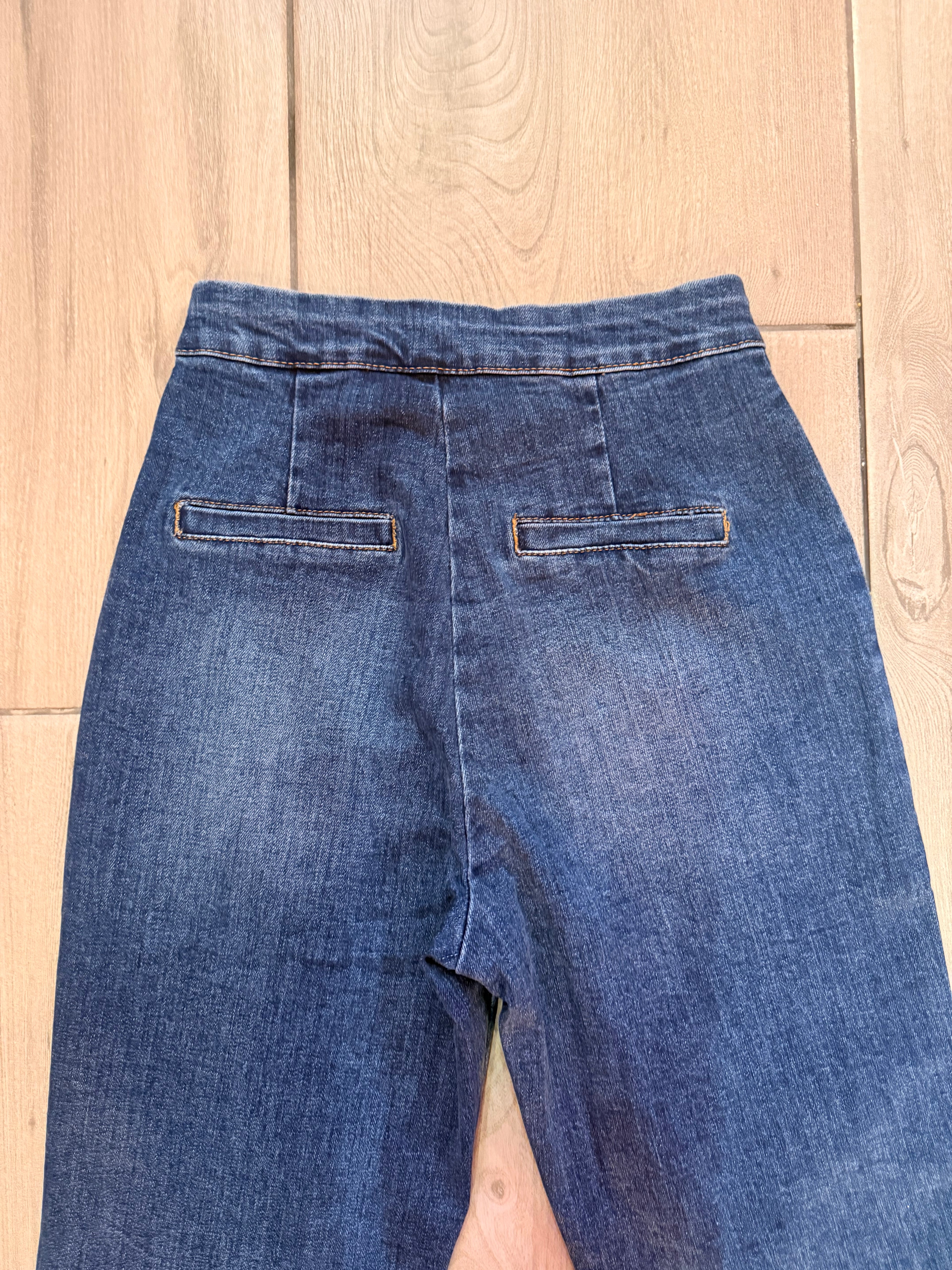 Jeans denim blu elegante elasticizzato con bottoni laterali oro