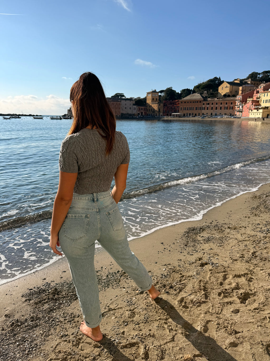 Jeans elasticizzato elegante con borchie laterali argento super trendy