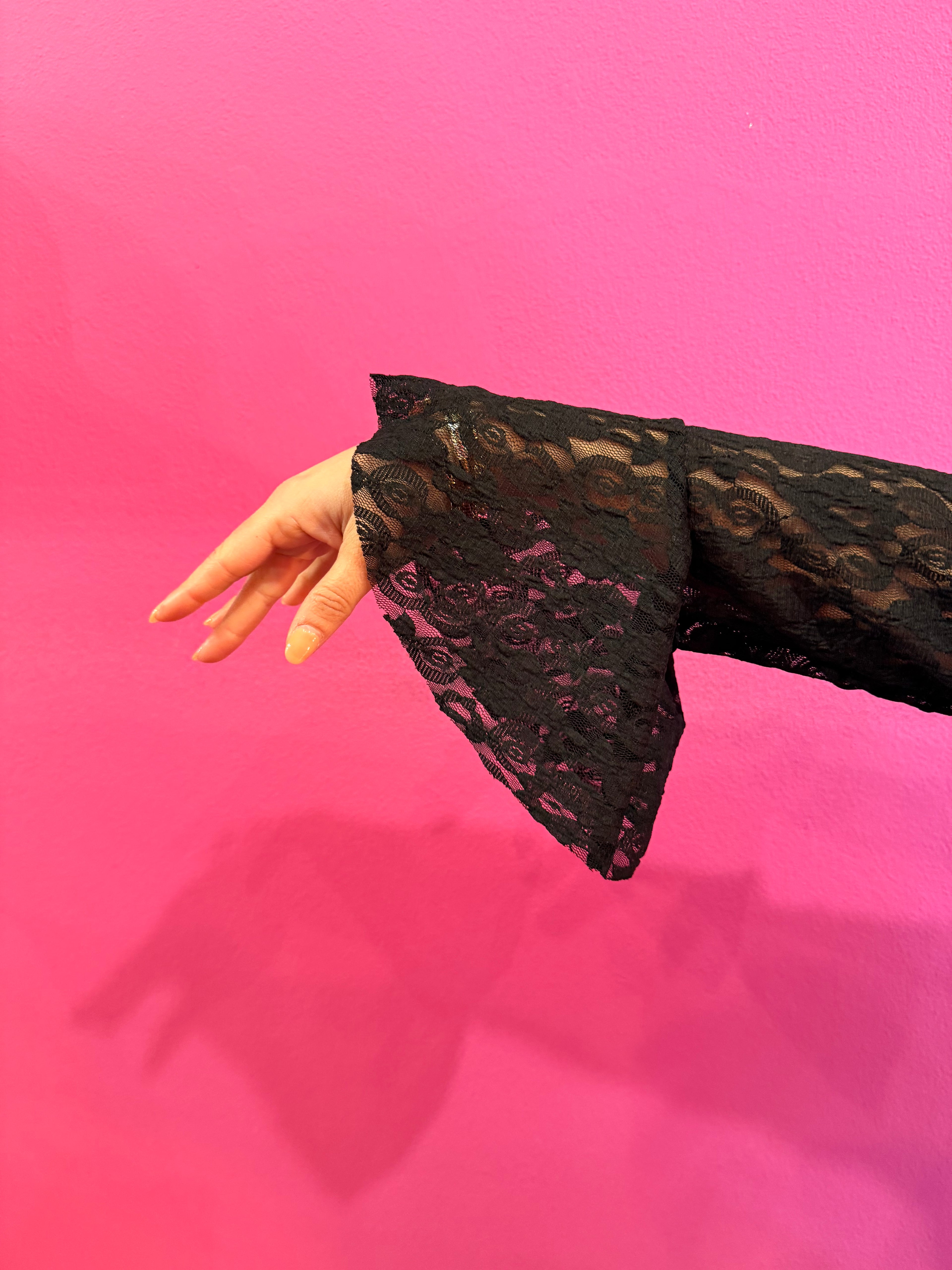 Abito in pizzo elegante elasticizzato taglia unica con maniche a campagna e rousches (shorts sotto)