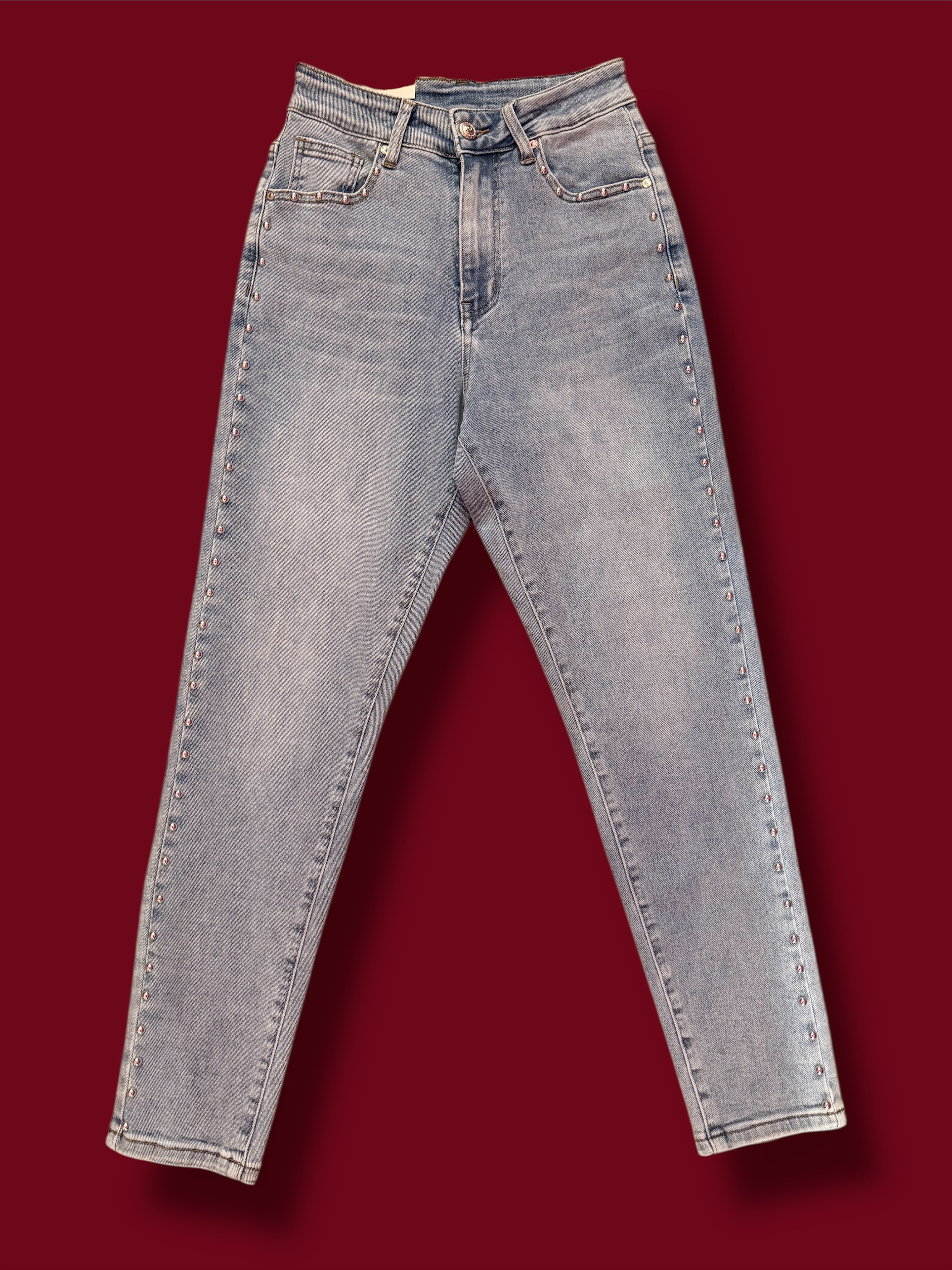 Jeans elasticizzato elegante con borchie laterali argento super trendy